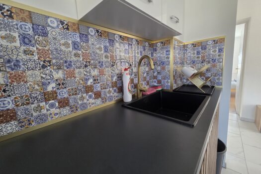 Teljeskörűen felújított, azonnal költözhető családi ház eladó Szegiben!