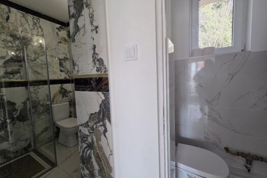 Teljeskörűen felújított, azonnal költözhető családi ház eladó Szegiben!