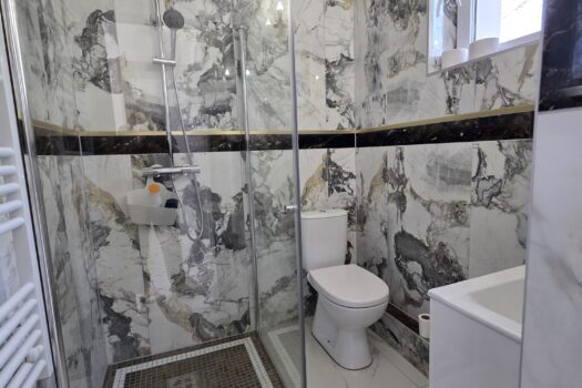 Teljeskörűen felújított, azonnal költözhető családi ház eladó Szegiben!