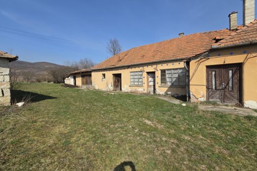 Telek ajándék házzal – kivételes lehetőség Szegiben!