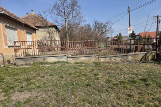 Telek ajándék házzal – kivételes lehetőség Szegiben!