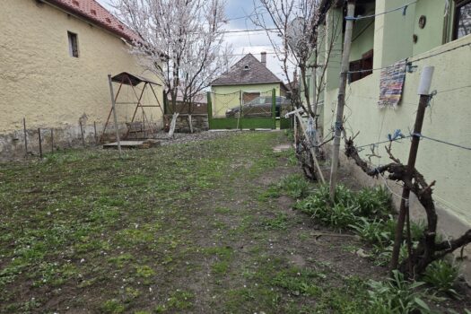 🏡 Tágas telekkel rendelkező családi ház eladó Szerencsen – kivételes lehetőség felújítóknak és otthonteremtőknek!