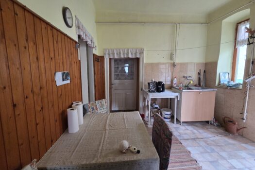🏡 Tágas telekkel rendelkező családi ház eladó Szerencsen – kivételes lehetőség felújítóknak és otthonteremtőknek!