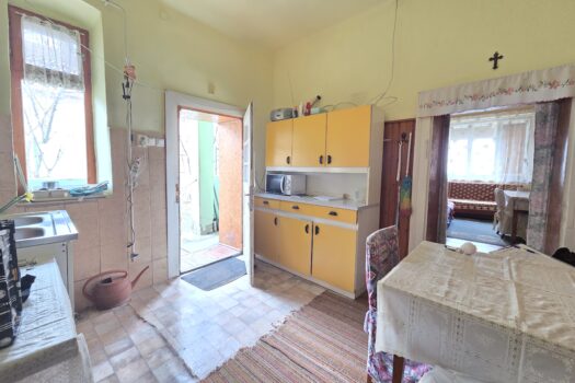 🏡 Tágas telekkel rendelkező családi ház eladó Szerencsen – kivételes lehetőség felújítóknak és otthonteremtőknek!