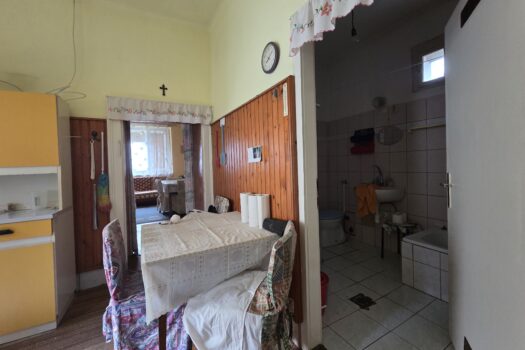 🏡 Tágas telekkel rendelkező családi ház eladó Szerencsen – kivételes lehetőség felújítóknak és otthonteremtőknek!