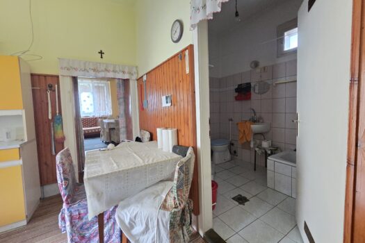 🏡 Tágas telekkel rendelkező családi ház eladó Szerencsen – kivételes lehetőség felújítóknak és otthonteremtőknek!