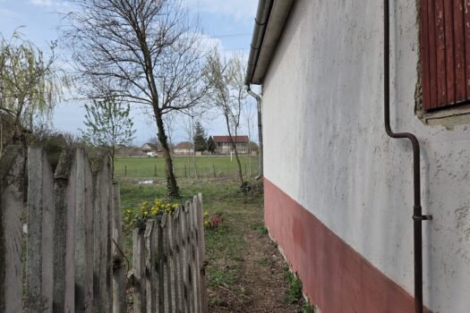 Eladó üzlethelyiség Taktakenézen – nagy telekkel, pincével, teljes közművel