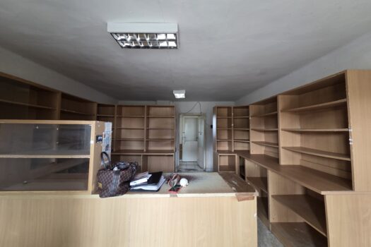 Eladó üzlethelyiség Taktakenézen – nagy telekkel, pincével, teljes közművel