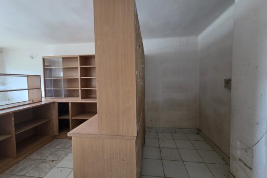 Eladó üzlethelyiség Taktakenézen – nagy telekkel, pincével, teljes közművel