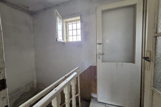 Eladó üzlethelyiség Taktakenézen – nagy telekkel, pincével, teljes közművel