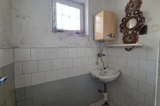 Eladó üzlethelyiség Taktakenézen – nagy telekkel, pincével, teljes közművel