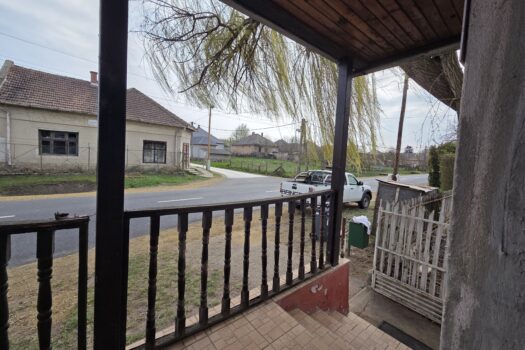 Eladó üzlethelyiség Taktakenézen – nagy telekkel, pincével, teljes közművel