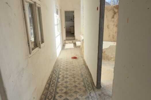 Eladó két különálló ingatlan egy telken, Monok fő utcáján – üzlet + családi ház, hatalmas telekkel és panorámával